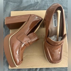 STEVE MADDEN new/never worn cognac patent heeled Randy shoe